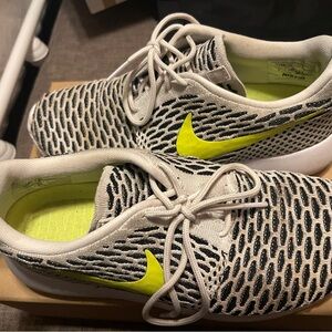 Women’s | Nike | Roches